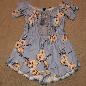 Rue21 cute women’s romper. EUC. Size Large